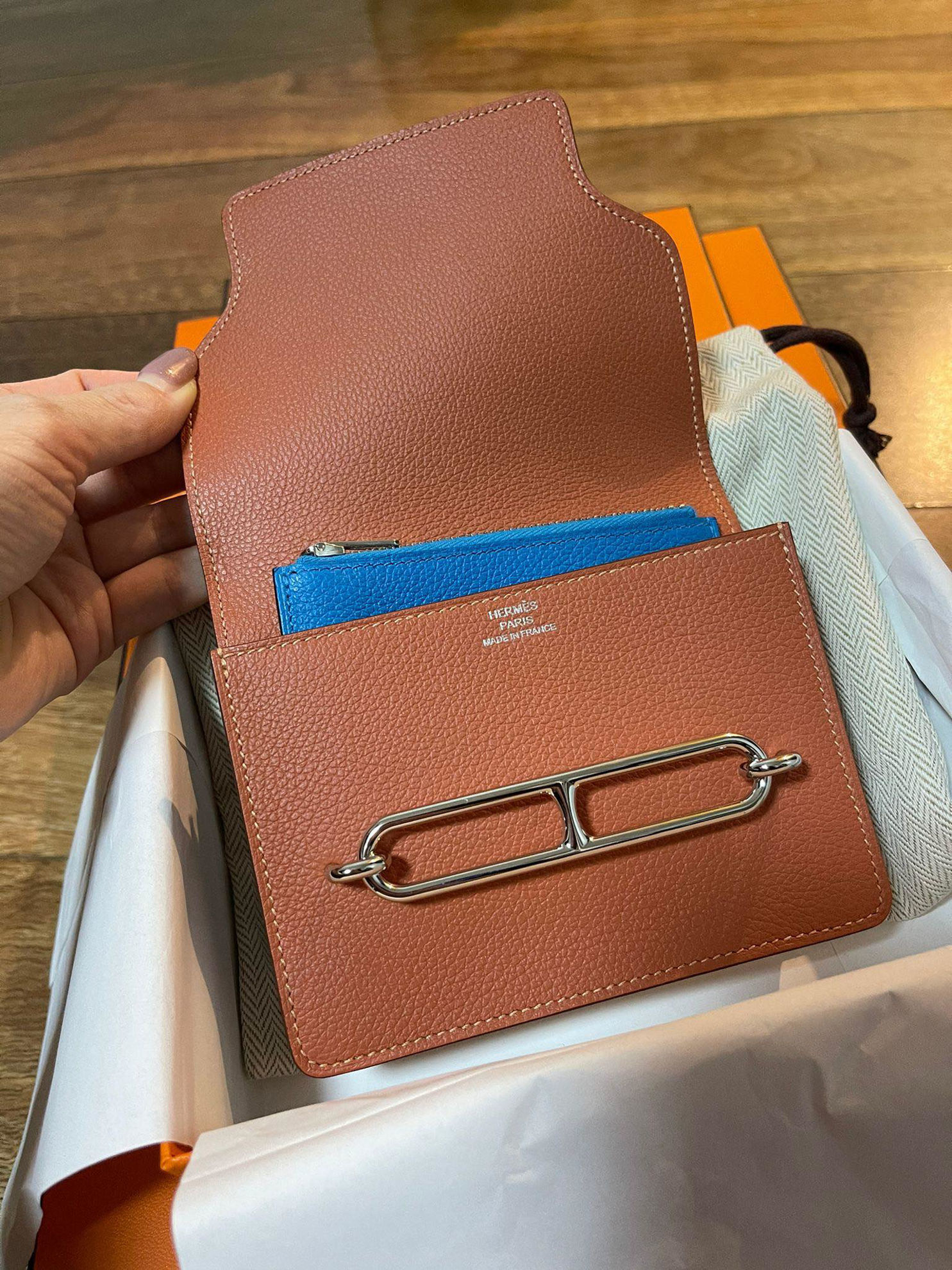 Deluxis. Hermes Mini Roulis